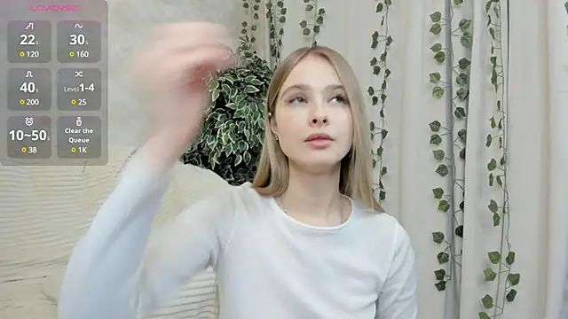 Snapshot of mell_milles chatting on January 5, 2025, 9:03 pm mell milles online show from January 5, 2025, 9:03 pm