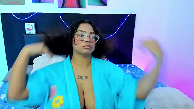im angels77 online show from February 11, 2025, 3:08 pm