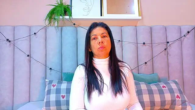 JaylaScott   online show from December 19, 2025, 11:45 am