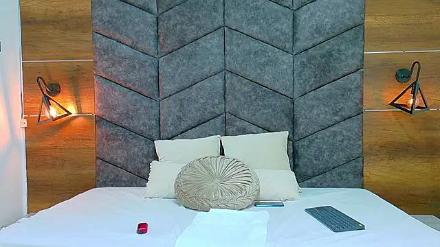 JaylaScott   online show from October 28, 2025, 10:47 am