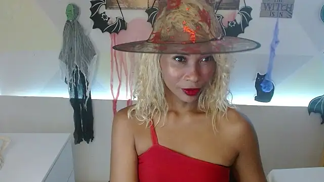 Snapshot of NatashaDormat chatting on October 21, 2025, 1:32 pm NatashaDormat online show from October 21, 2025, 1:32 pm