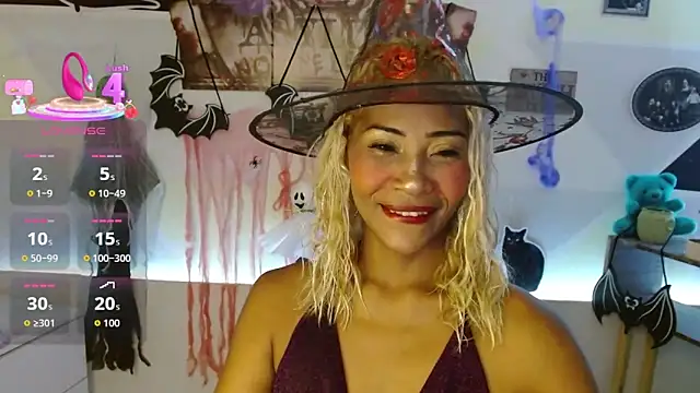 Snapshot of NatashaDormat chatting on October 8, 2025, 1:01 pm NatashaDormat online show from October 8, 2025, 1:01 pm