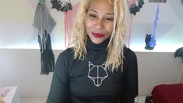 Snapshot of NatashaDormat chatting on October 28, 2025, 2:16 pm NatashaDormat online show from October 28, 2025, 2:16 pm