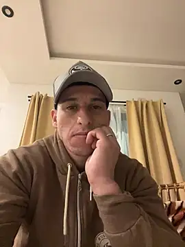 Snapshot of Elcho24 chatting on June 22, 2026, 3:47 am Elcho24 online show from June 22, 2026, 3:47 am