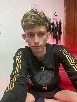 Snapshot of Deim_ chatting on December 14, 2024, 11:50 am Deim online show from December 14, 2024, 11:50 am