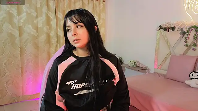 hina tay online show from March 6, 2026, 3:23 am