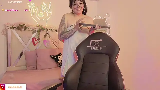 Snapshot of hina_tay chatting on January 7, 2026, 7:13 am hina tay online show from January 7, 2026, 7:13 am