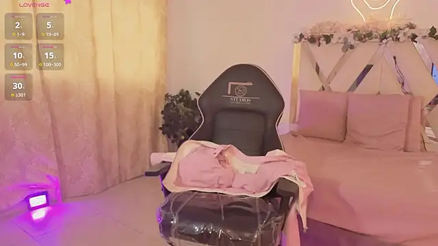 hina tay online show from February 15, 2026, 7:24 pm