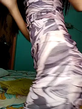 poojaji690 online show from January 25, 2025, 5:07 am