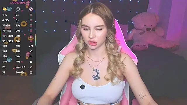 Snapshot of doll_barbieee chatting on April 21, 2026, 2:23 pm doll barbieee online show from April 21, 2026, 2:23 pm