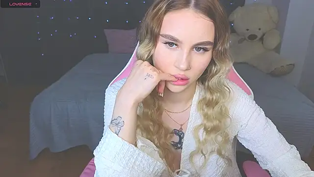 Snapshot of doll_barbieee chatting on May 13, 2026, 4:58 pm doll barbieee online show from May 13, 2026, 4:58 pm