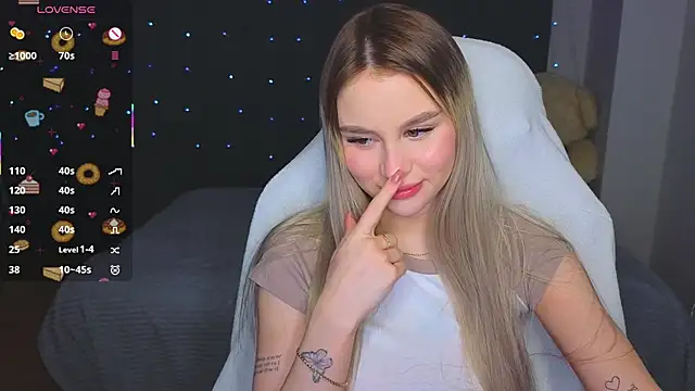 Snapshot of doll_barbieee chatting on February 23, 2026, 8:53 pm doll barbieee online show from February 23, 2026, 8:53 pm