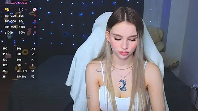 Snapshot of doll_barbieee chatting on February 16, 2026, 12:59 pm doll barbieee online show from February 16, 2026, 12:59 pm