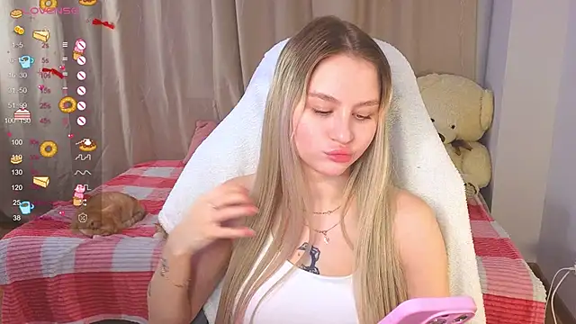 Snapshot of doll_barbieee chatting on January 17, 2026, 4:32 pm doll barbieee online show from January 17, 2026, 4:32 pm