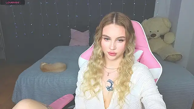 Snapshot of doll_barbieee chatting on May 11, 2026, 4:04 pm doll barbieee online show from May 11, 2026, 4:04 pm