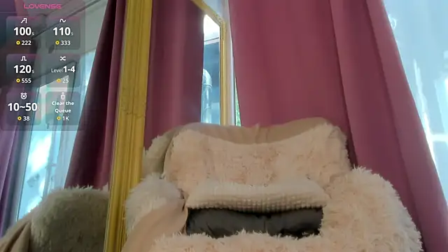 Mia  Milan online show from September 20, 2025, 7:24 am