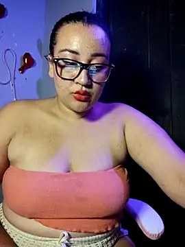 alexxaa96 online show from February 13, 2025, 2:42 pm