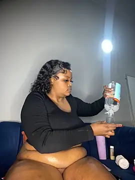 Curveysinaa online show from September 28, 2025, 7:10 pm