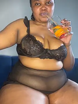 Curveysinaa online show from September 23, 2025, 1:29 pm