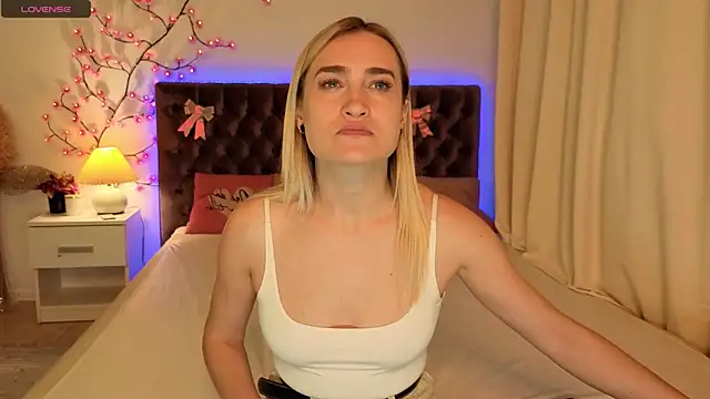 KateOwyns online show from May 27, 2026, 12:12 pm