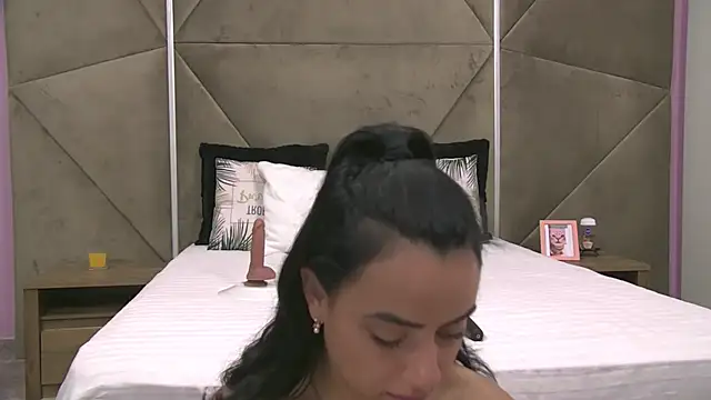 Snapshot of ElyzaIbarra chatting on October 6, 2025, 5:41 am ElyzaIbarra online show from October 6, 2025, 5:41 am