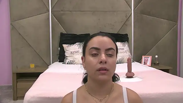 Snapshot of ElyzaIbarra chatting on October 9, 2025, 4:57 am ElyzaIbarra online show from October 9, 2025, 4:57 am