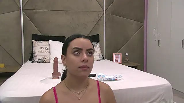 Snapshot of ElyzaIbarra chatting on October 7, 2025, 5:41 am ElyzaIbarra online show from October 7, 2025, 5:41 am