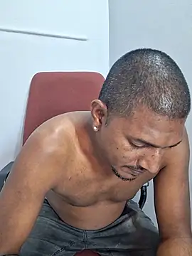 Snapshot of dmancams1874 chatting on October 22, 2025, 10:36 am dmancams1874 online show from October 22, 2025, 10:36 am