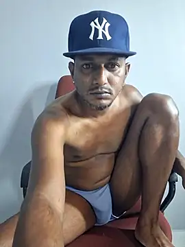 Snapshot of dmancams1874 chatting on October 13, 2025, 1:23 pm dmancams1874 online show from October 13, 2025, 1:23 pm