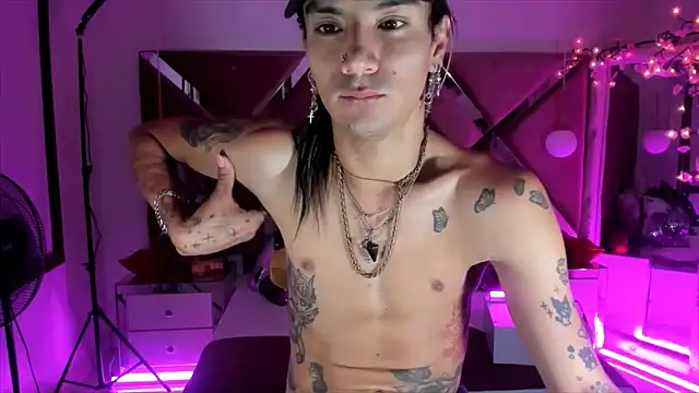 Snapshot of georgie_latin99 chatting on October 5, 2025, 12:40 pm georgie latin99 online show from October 5, 2025, 12:40 pm