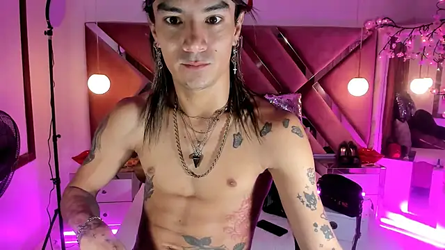 Snapshot of georgie_latin99 chatting on November 7, 2025, 11:48 am georgie latin99 online show from November 7, 2025, 11:48 am