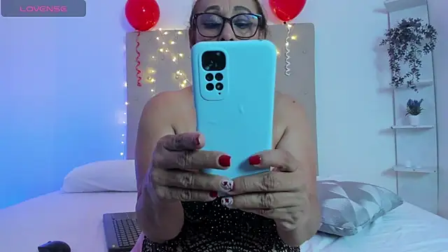 Snapshot of Angelaa_ramirez chatting on February 13, 2025, 6:09 am Angelaa ramirez online show from February 13, 2025, 6:09 am