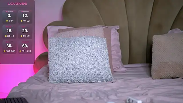 Snapshot of VivianneSteinX chatting on September 25, 2025, 8:26 pm VivianneSteinX online show from September 25, 2025, 8:26 pm