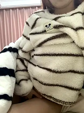 Aimeil online show from December 14, 2025, 6:46 pm