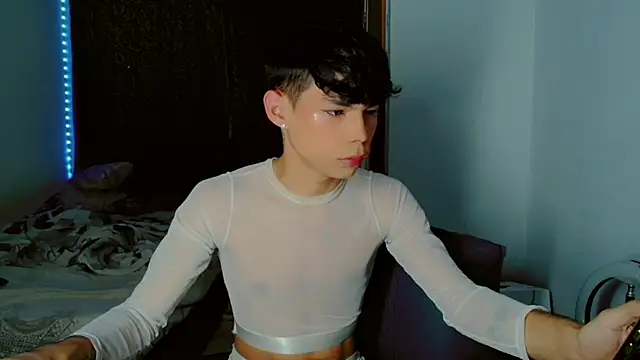 femboykeene online show from September 24, 2025, 10:27 pm