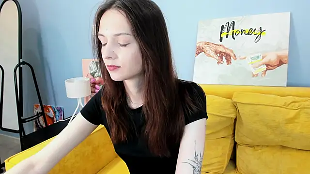 Kira Ke11y online show from September 18, 2025, 4:48 am