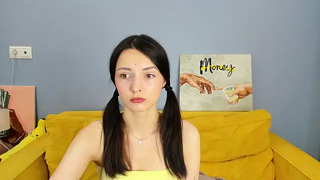 Kira Ke11y online show from October 24, 2025, 4:22 am