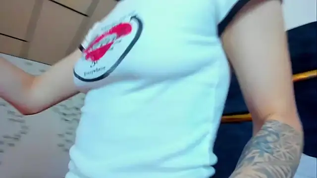 Snapshot of fulfill_fantasies1 chatting on March 1, 2026, 1:55 pm fulfill fantasies1 online show from March 1, 2026, 1:55 pm