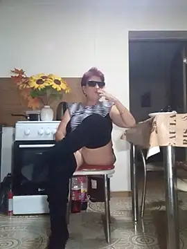 Snapshot of Ely_Elenita chatting on October 30, 2025, 9:33 pm Ely Elenita online show from October 30, 2025, 9:33 pm