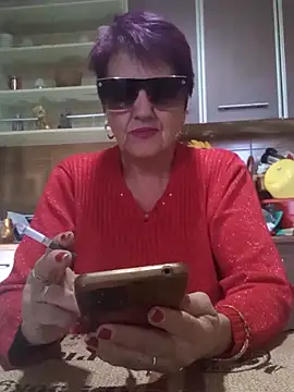 Snapshot of Ely_Elenita chatting on October 2, 2025, 5:44 am Ely Elenita online show from October 2, 2025, 5:44 am