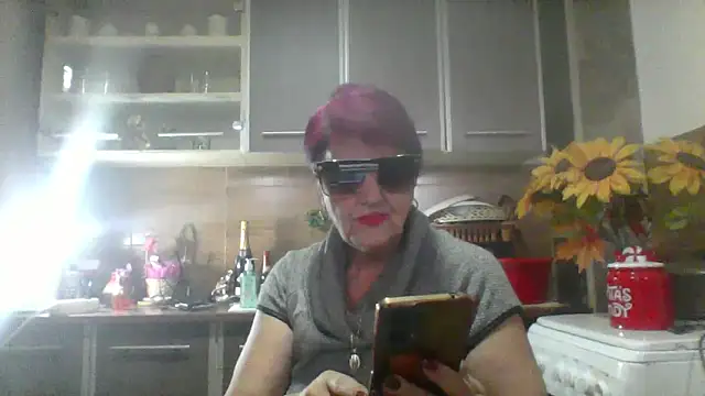 Snapshot of Ely_Elenita chatting on February 10, 2026, 10:25 am Ely Elenita online show from February 10, 2026, 10:25 am