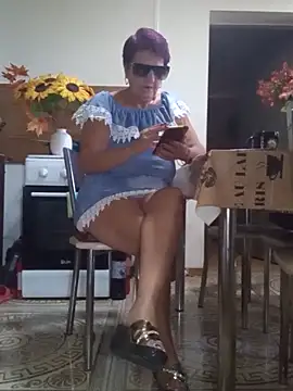 Snapshot of Ely_Elenita chatting on September 24, 2025, 8:10 am Ely Elenita online show from September 24, 2025, 8:10 am