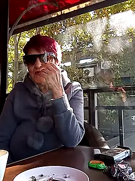 Snapshot of Ely_Elenita chatting on October 17, 2025, 8:39 am Ely Elenita online show from October 17, 2025, 8:39 am