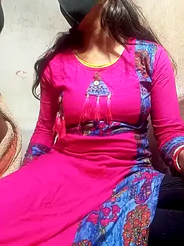 heena222 online show from December 16, 2024, 2:05 pm