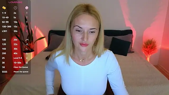 Snapshot of AlisssaRose chatting on October 3, 2025, 9:27 pm AlisssaRose online show from October 3, 2025, 9:27 pm