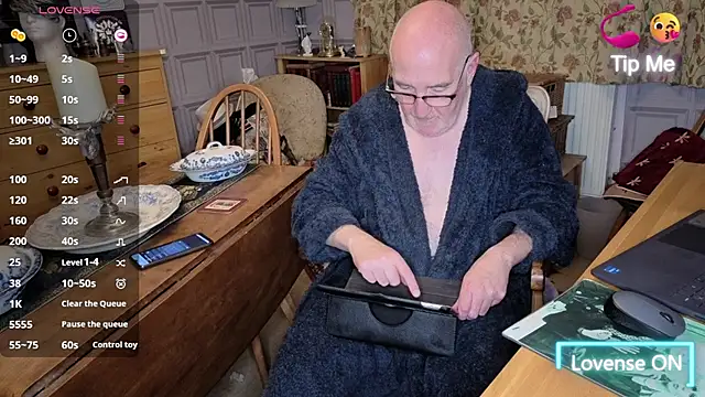 Snapshot of Adamdaddybear chatting on November 1, 2025, 9:08 pm Adamdaddybear online show from November 1, 2025, 9:08 pm