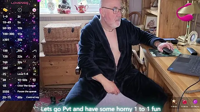 Adamdaddybear online show from April 3, 2026, 1:28 pm