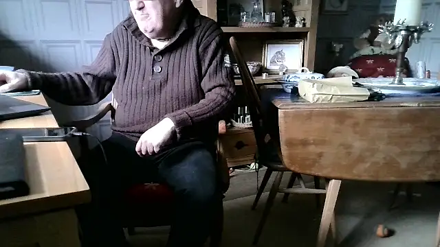 Adamdaddybear online show from January 18, 2025, 1:18 pm