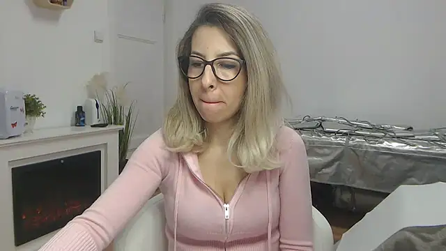 Snapshot of SukyGirl chatting on February 27, 2025, 6:46 am SukyGirl online show from February 27, 2025, 6:46 am