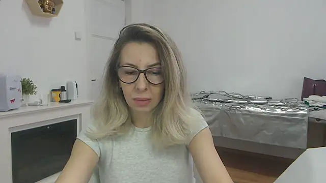 Snapshot of SukyGirl chatting on March 5, 2025, 8:54 am SukyGirl online show from March 5, 2025, 8:54 am